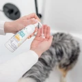 VET EXPERT Clinic Care Hypo & Omega Shampoo, szampon dermokosmetyczny dla psów i kotów, 250 ml - Zdjęcie 2
