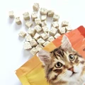 PROZZO FineCat Freeze Liofilizowany przysmak Kurczak z kocimiętką, 30g - Zdjęcie 1